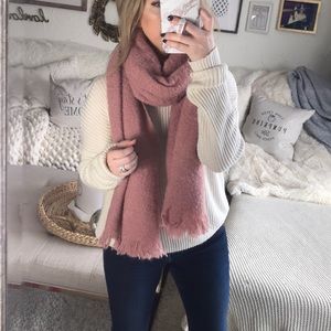 Pink cozy scarf
